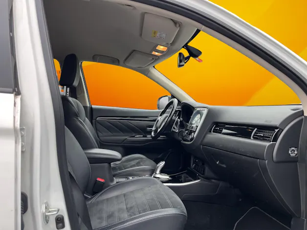 Mitsubishi Outlander 2.4 PHEV Value 4WD Automatic