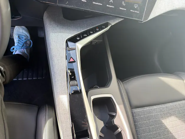 Peugeot 3008 1.2 MHEV Allure Premium