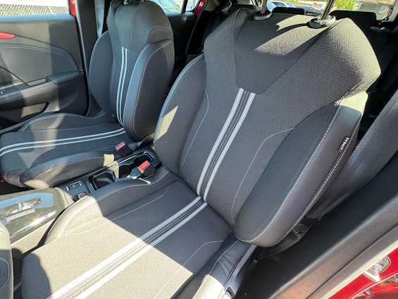 Vehicle image 5 Vehicle image 5