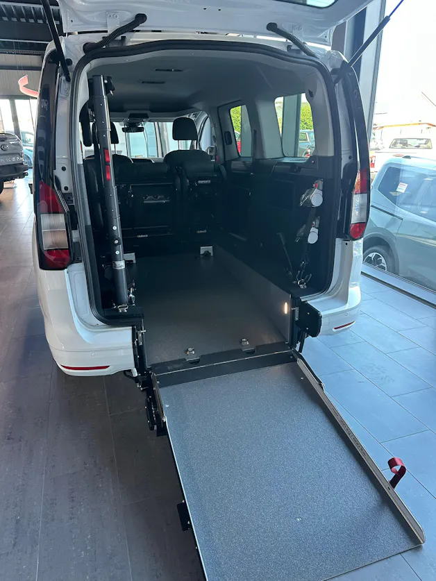 FORD TOURNEO CONNECT Grand 2.0 EcoB Titanium/122CV/Aut.