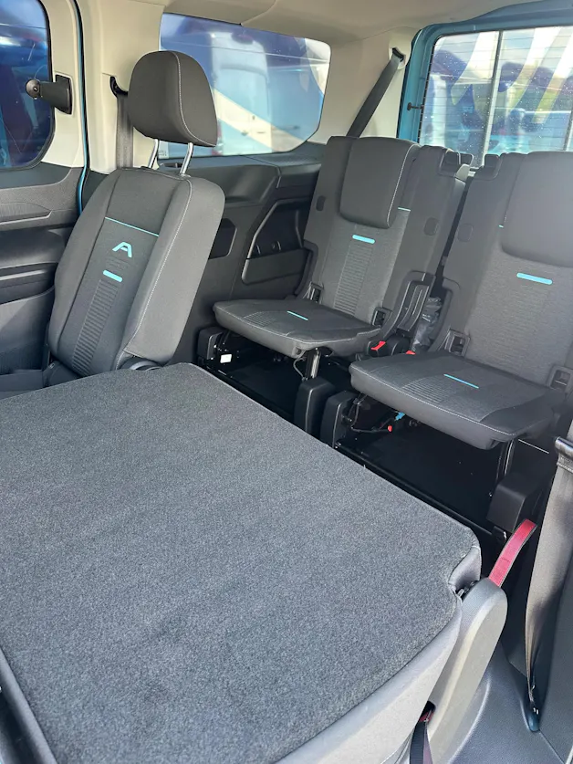 Ford TOURNEO CONNECT Grand 2.0 EcoB Active/122CV/Aut.