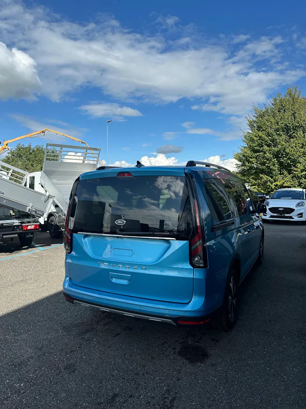 Ford TOURNEO CONNECT Grand 2.0 EcoB Active/122CV/Aut.