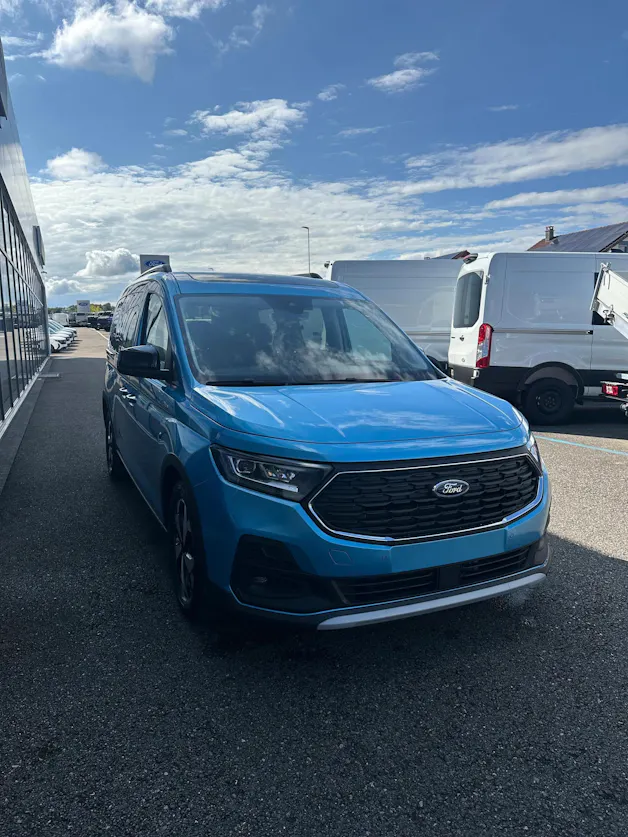 Ford TOURNEO CONNECT Grand 2.0 EcoB Active/122CV/Aut.