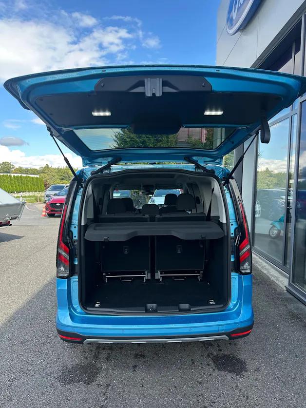 Ford TOURNEO CONNECT Grand 2.0 EcoB Active/122CV/Aut.