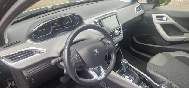 Peugeot 2008 1.2 PureTech Allure EAT6