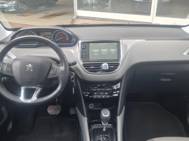 Peugeot 2008 1.2 PureTech Allure EAT6