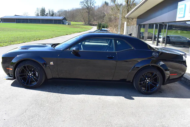Dodge Challenger R/T Scat Pack 392 Widebody