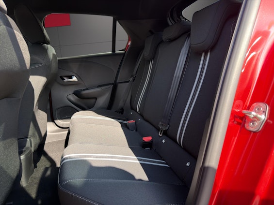 Vehicle image 6 Vehicle image 6