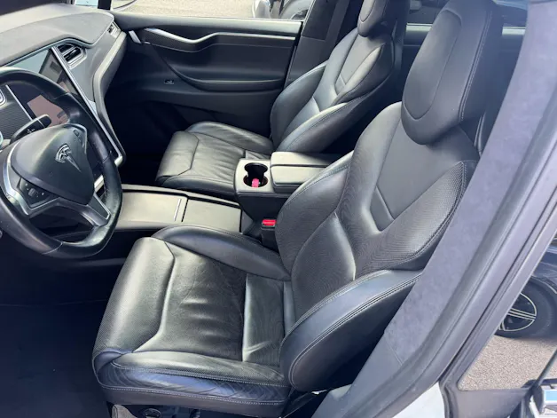 Tesla Model X 90 D