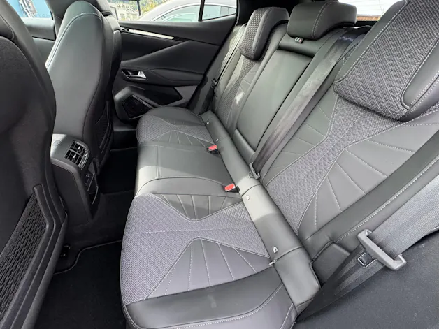 DS Automobiles AUTOMOBILES DS 4 1.2 MHEV Ligne Noire
