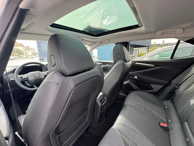 DS Automobiles AUTOMOBILES DS 4 1.2 MHEV Ligne Noire