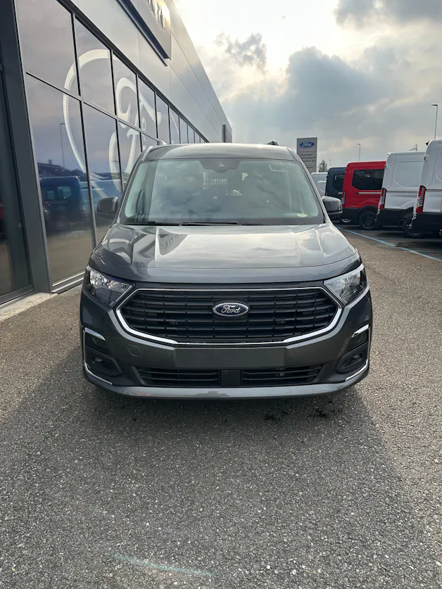 Ford TOURNEO CONNECT Grand 1.5 EcoB Titan./115CV/Aut.