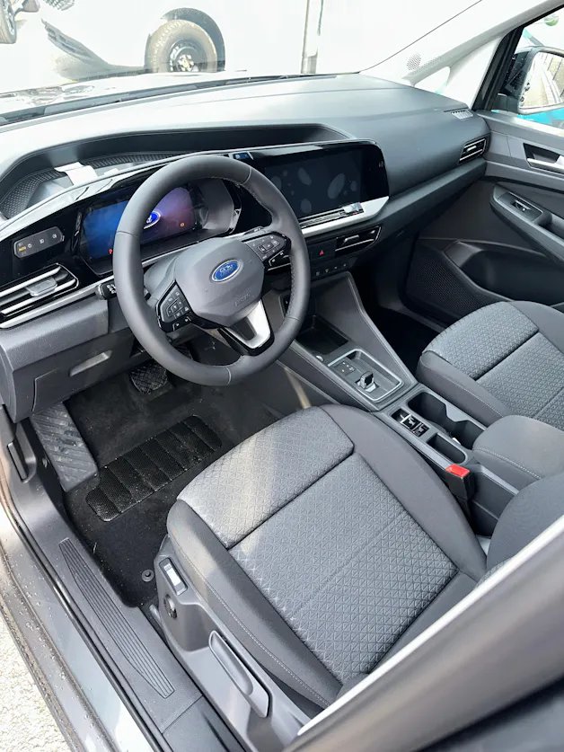 Ford TOURNEO CONNECT Grand 1.5 EcoB Titan./115CV/Aut.