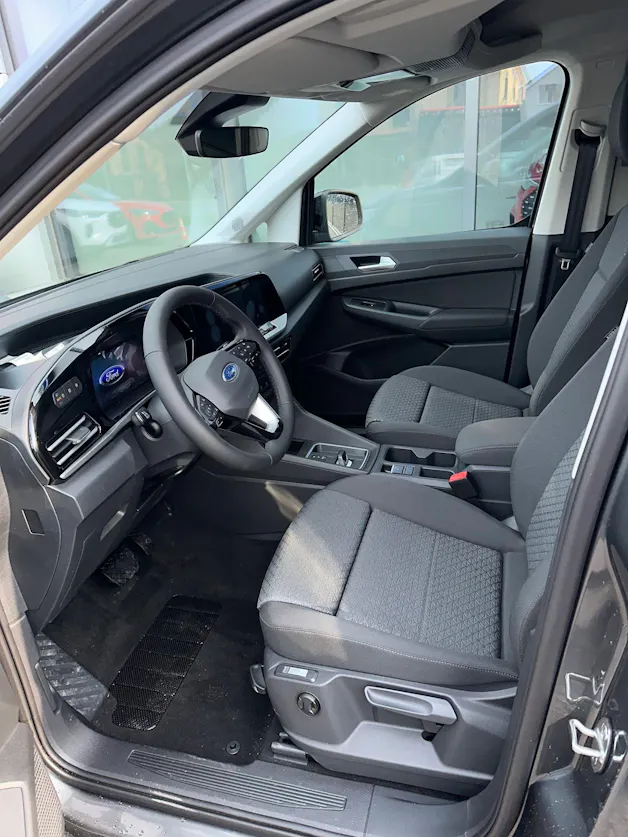 Ford TOURNEO CONNECT Grand 1.5 EcoB Titan./115CV/Aut.