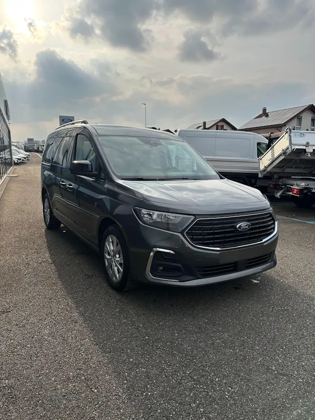 Ford TOURNEO CONNECT Grand 1.5 EcoB Titan./115CV/Aut.