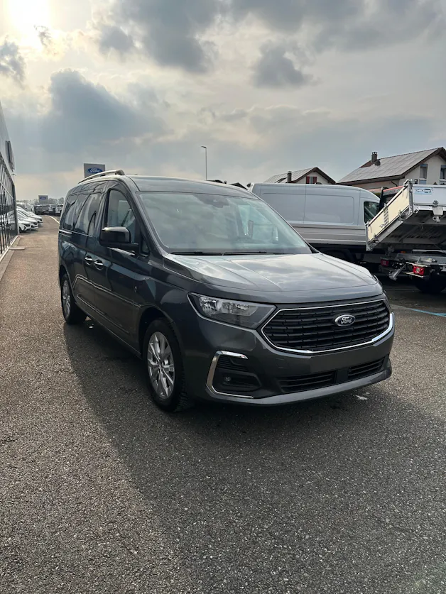 Ford TOURNEO CONNECT Grand 1.5 EcoB Titan./115CV/Aut.