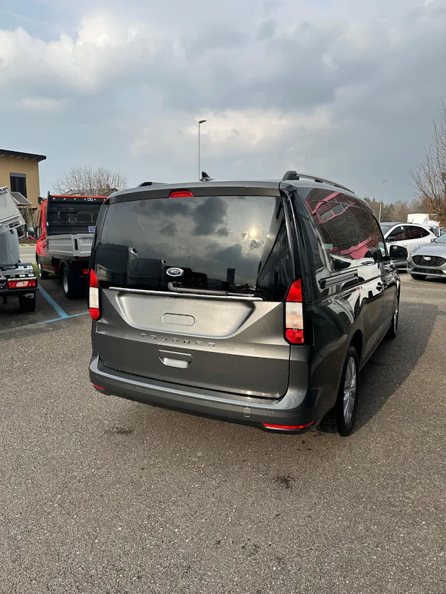 Ford TOURNEO CONNECT Grand 1.5 EcoB Titan./115CV/Aut.