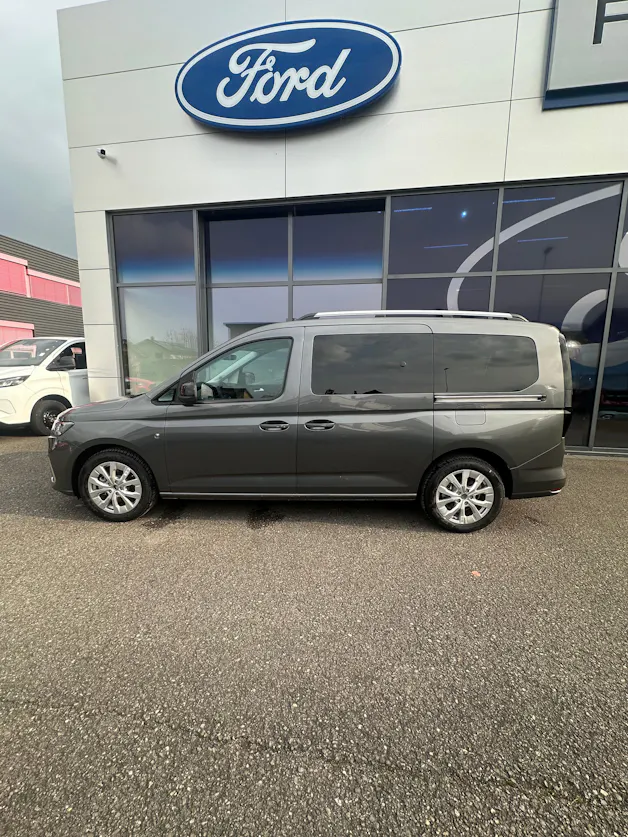 Ford TOURNEO CONNECT Grand 1.5 EcoB Titan./115CV/Aut.