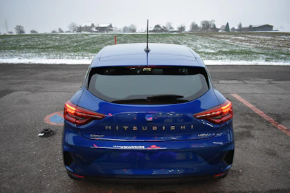 MITSUBISHI COLT 5