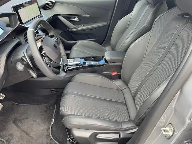 Peugeot 208 1.2 MHEV 145 GT