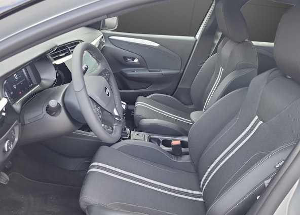 Vehicle image 4 Vehicle image 4