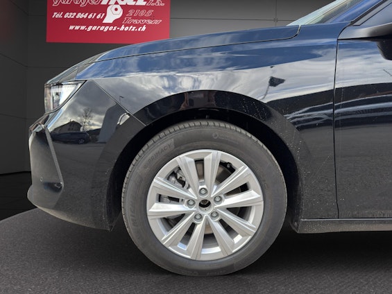 Vehicle image 4 Vehicle image 4