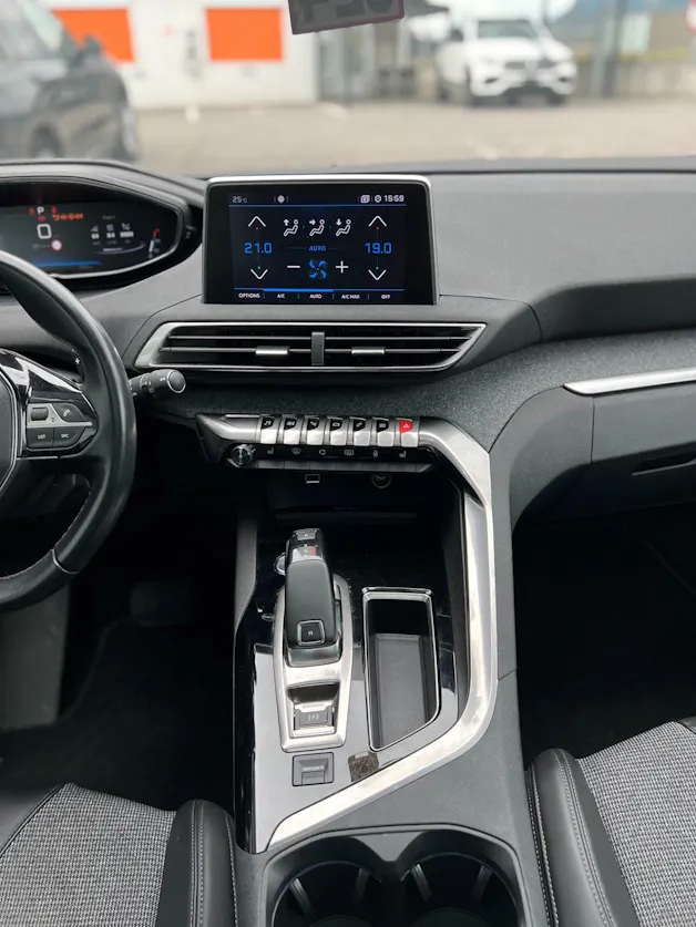 Peugeot 3008 1.6 THP Allure EAT