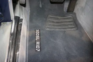 Mercedes-Benz SL 300