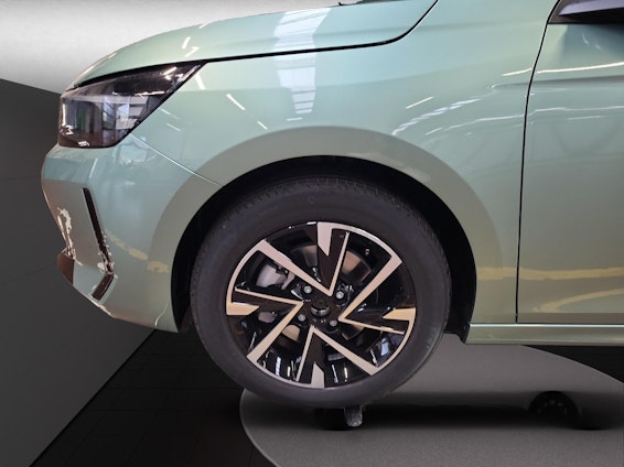 Vehicle image 3 Vehicle image 3