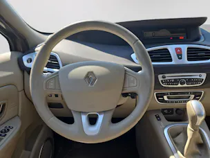 Renault Grand Scénic 2.0 16V Dynamique X-Tronic CVT