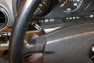 Mercedes-Benz 300 SL R107