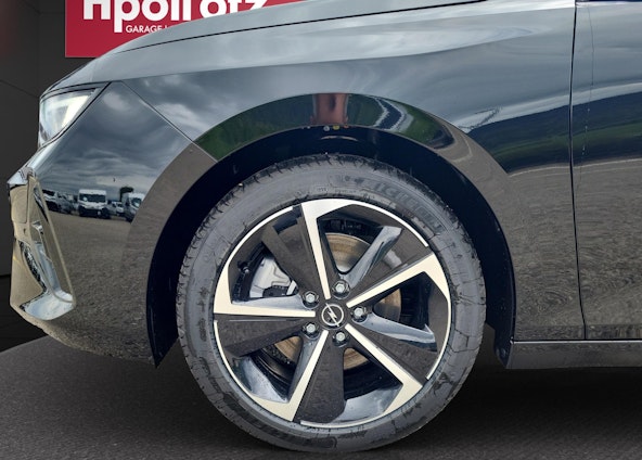 Vehicle image 3 Vehicle image 3