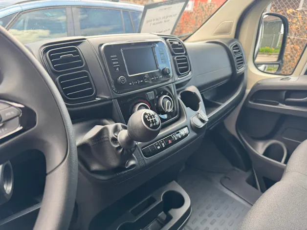 Peugeot Boxer 2.2 HDI 335 L2H2