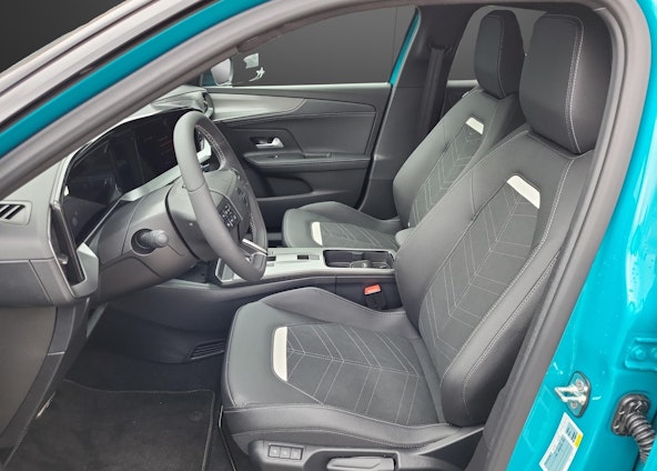 Vehicle image 4 Vehicle image 4