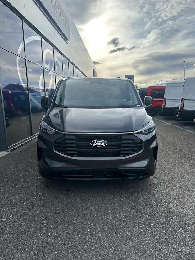 Ford Transit Custom Van 320 L1 2.0 EcoBl Trend/136CV/Aut.