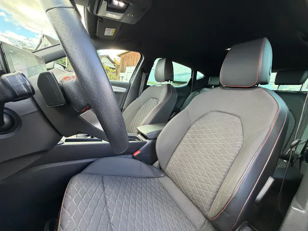 SEAT Leon 1.5 eTSI 150 FR DSG