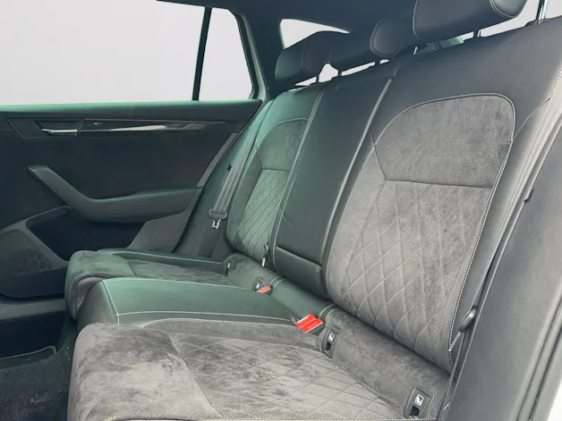 Škoda Superb Combi 2.0 TSI Sport Line DSG 4x4