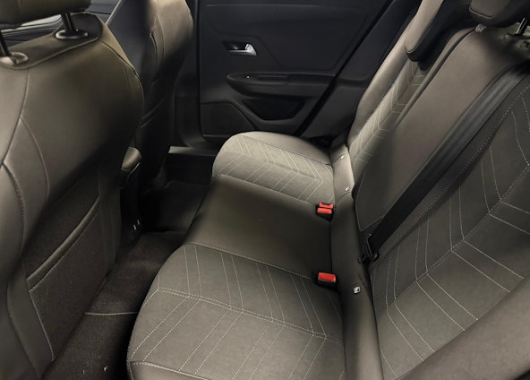 Vehicle image 6 Vehicle image 6