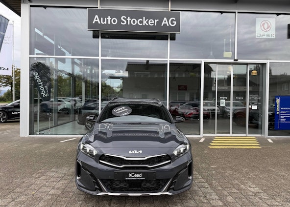 First vehicle image First vehicle image