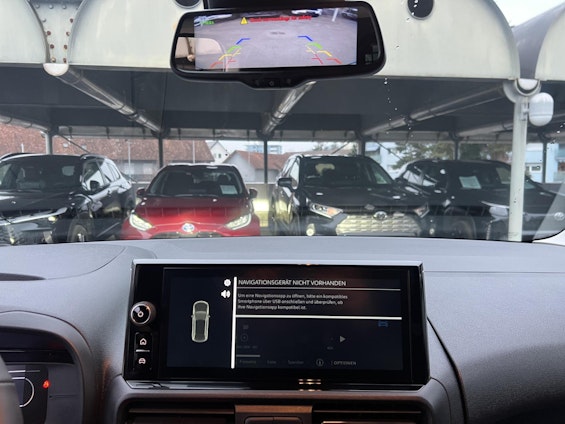 Vehicle image 5 Vehicle image 5