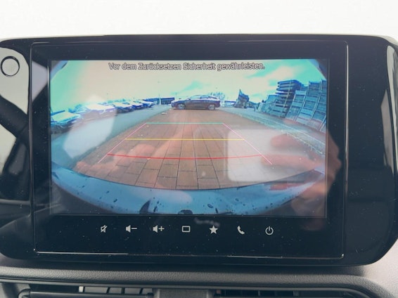 Vehicle image 13 Vehicle image 13