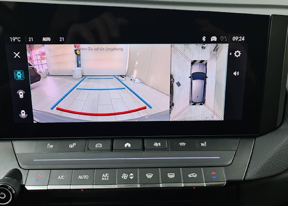 Vehicle image 14 Vehicle image 14