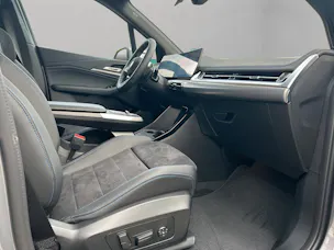 BMW 230e xDrive paddles Active Tourer