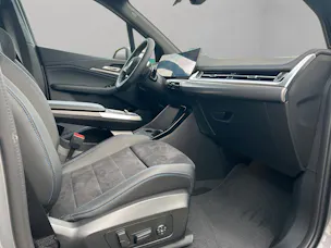 BMW 230e xDrive paddles Active Tourer