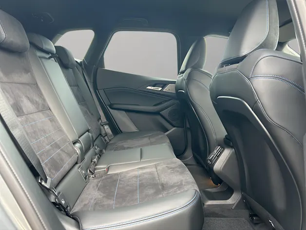 BMW 230e xDrive paddles Active Tourer