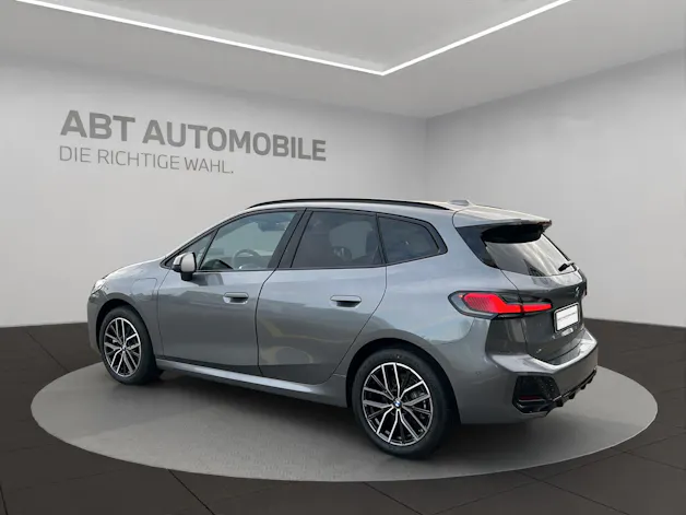 BMW 230e xDrive paddles Active Tourer
