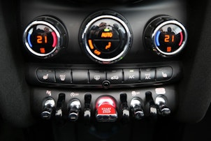 Vehicle image MINI Cabrio F57 1.5i Cooper