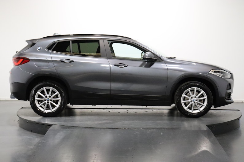 Vehicle image BMW X2