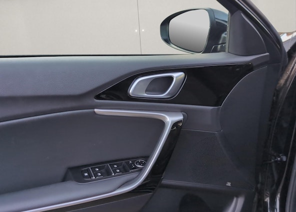 Vehicle image 17 Vehicle image 17