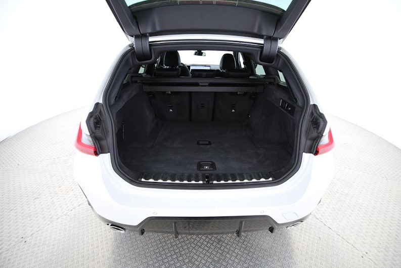 Vehicle image BMW 3 SERIES